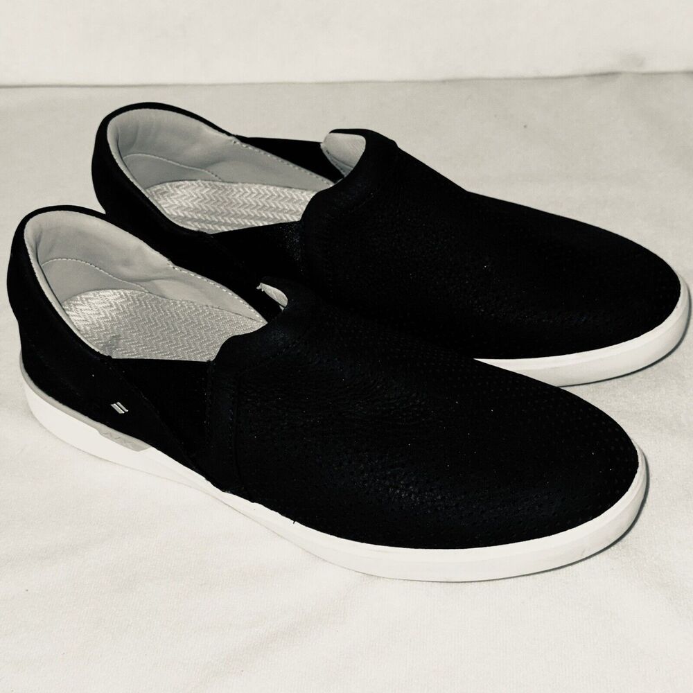 Kizik Vienna Slip On Shoes Women's Size 9 Black Perforated Leather Sneakers EUC